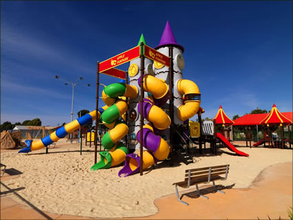 Apple Funpark - Donnybrook - WA (PBH3 00 4047)