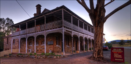 Bethungra Hotel - NSW T (PBH3 00  17396)