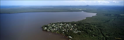 Boreen Point Looking South - QLD (PB00 3885)