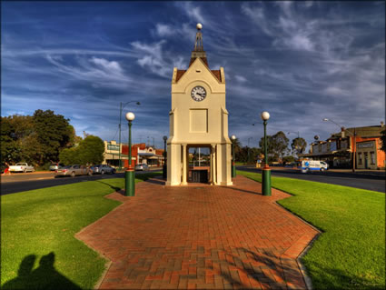 Broardway St - Junee - NSW SQ (PBH3 00 17099)