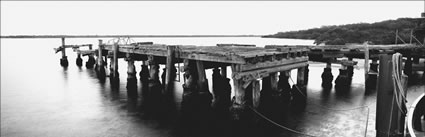 Bullock Point Jetty - Rainbow Beach (PB00 5026)