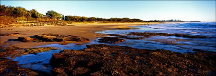 Dicky Beach Rocks 1 - QLD (PB 003274)