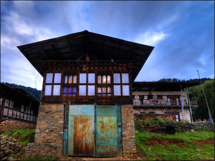 Farmhouse - Phobjinka Valley SQ (PBH3 00 23857)