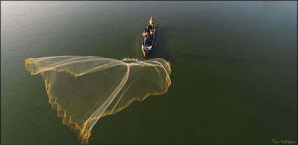 Fishing - Taungthaman Lake T (PBH3 00 14788)