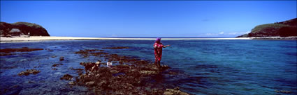 Fishing - Yasawas - Fiji (PB00 4919)