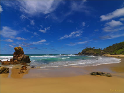 Flynns Beach Port Macquarie SQ (PBH3 00 0162)