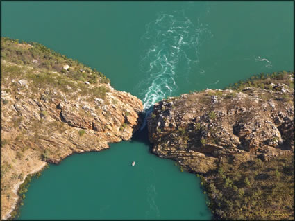 Horizontal Waterfall - WA SQ (PBH3 00 10716)