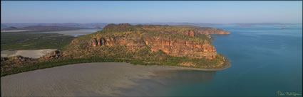 Hunter River Cliffs - WA (PBH3 00 10917)