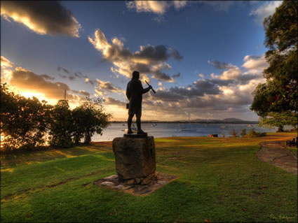 James Cook Statue - QLD SQ (PBH3 00 13273)
