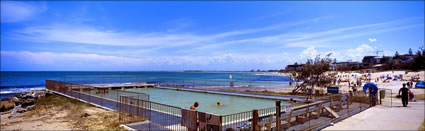 Kings Beach Pool - Caloundra - QLD (PB03695)