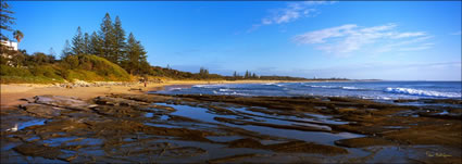 Moffat Beach Rocks 2 - QLD (PB003408)