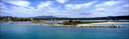 Narooma Breakwall - NSW (PB00 2534)