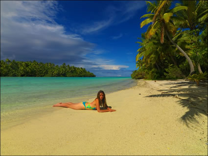 One Foot Island Girl - (PBH3 00 1432)