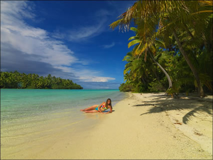 One Foot Island Girl SQ (PBH3 00 1426)