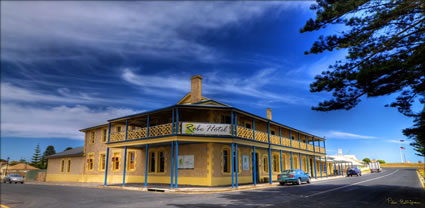 Robe Hotel - SA T (PBH3 00 31910)