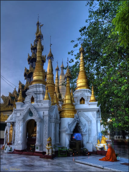 Shwedagon Paya SQ V (PBH3 00 14530)