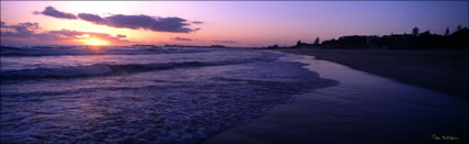 Sunrise  - Currumbin Beach 1 - QLD (PB00 3784)