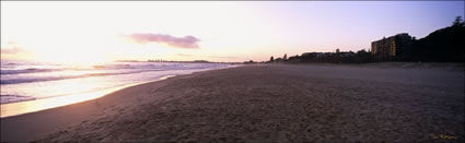 Sunrise - Currumbin Beach 2 - QLD (PB00 3785)