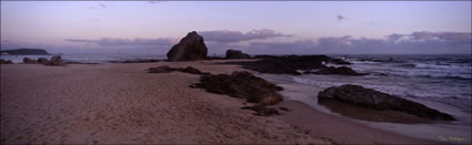 Sunrise - Currumbin Rock 1 - QLD (PB00 3786)