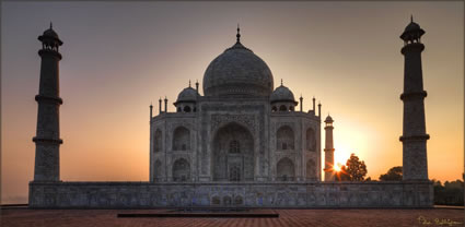 Taj Mahal T (PBH3 00 24504)