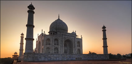 Taj Mahal T (PBH3 00 24507)