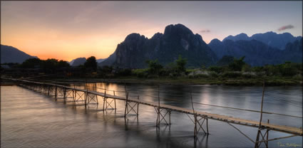 Vang Vieng T (PBH3 00 14264)