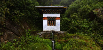 Water Prayer Wheel - Trongsa SQ (PBH3 00 23950)